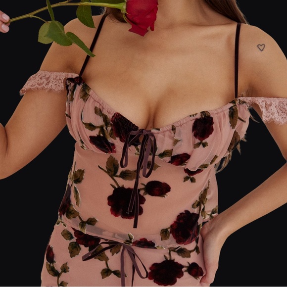 House of CB Tops - HOUSE OF CB Graciela • Bigger Cup • NWOT